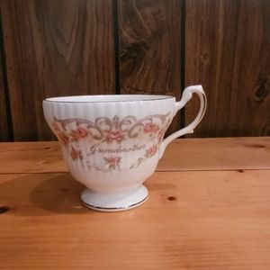 Vintage Royal Dover grandmother tea cup 🍵